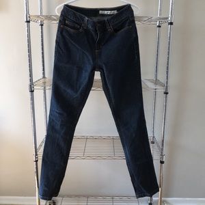 EUC DKNY JEANS. Dark blue Sz 8x32 reg, mid rise.